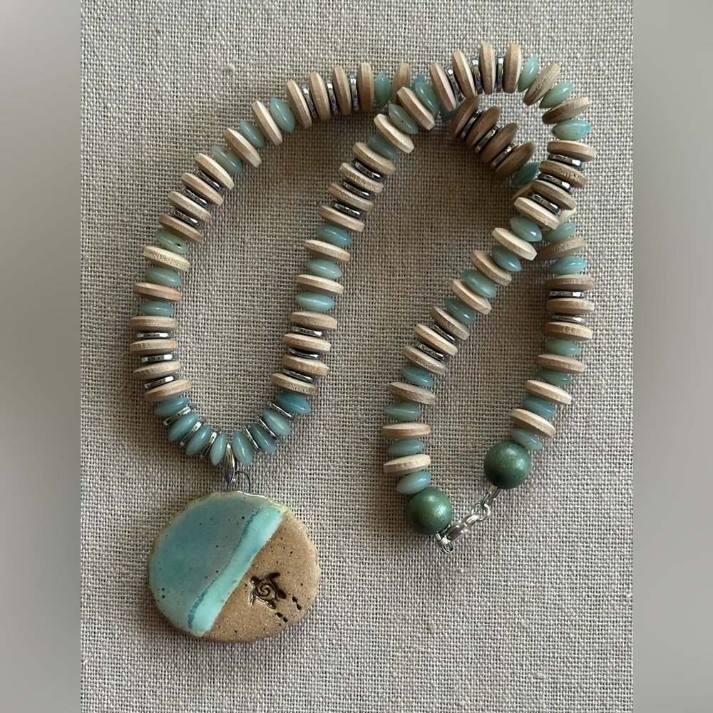 20 inch Ceramic and Wood bead necklace NWOT - Picture 7 of 15